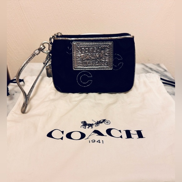 Coach Women's Black Silver Trim SIGNATURE POPPY 1941 Wristlet and Dust Bag - Picture 2 of 8
